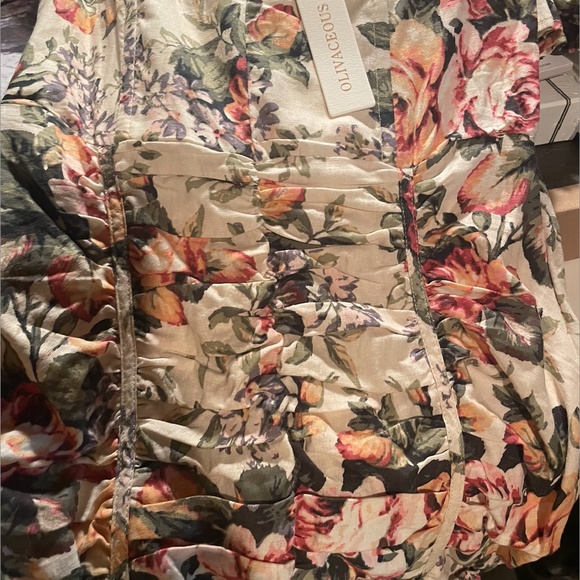 Floral Ruched Dress - Picture 4 of 5